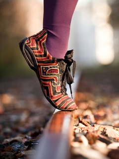 Разноцветные кроссовки обои