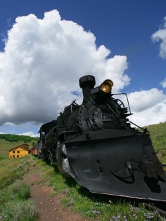 Паровоз на деревенской станции обои