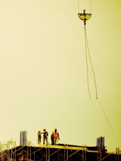 Строители на объекте обои