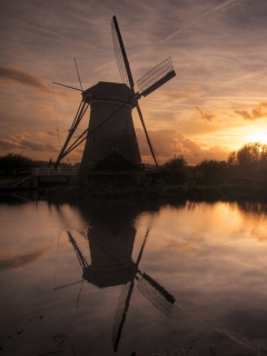 Мельница на озере обои