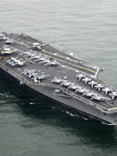 Авианосец в море обои