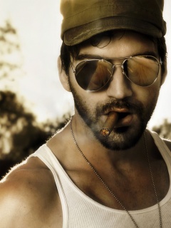 Суровый парень с сигарой обои