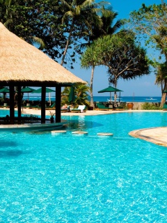 Бассейн отеля обои