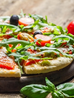 Свежая пицца с рукколой обои