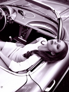 Женщина в кабриолете обои