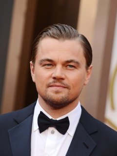 Леонардо Дикаприо в костюме обои