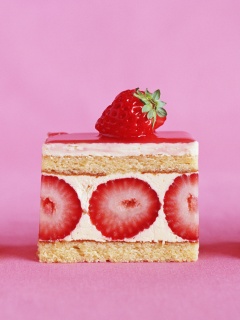 Ломтики клубничного торта обои