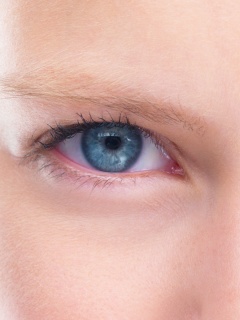 Она смотрит на тебя обои