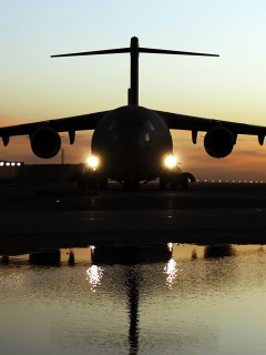 Самолет на взлетной полосе обои