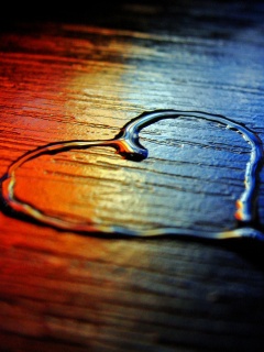 Сердечко из воды обои