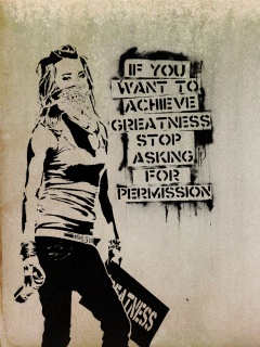 Девушка с баллончиком обои