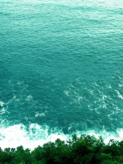 Утёс у красивого моря обои