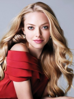 Красавица Аманда Сэйфрид обои