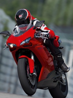 Мотоциклист на Дукати 848 обои