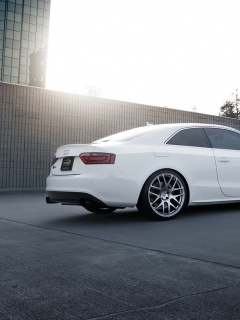 Ауди на парковке обои