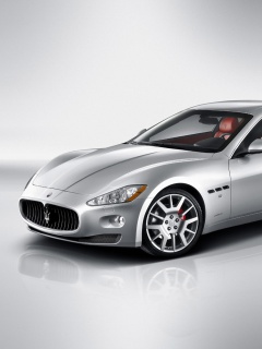 Грандтуризмо на белом фоне обои