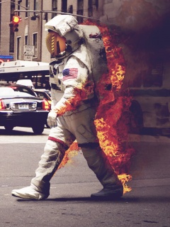 Астронавт в огне обои