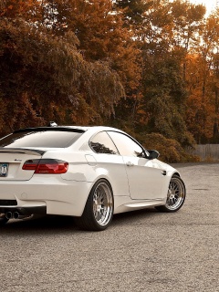 Белый BMW M3 обои