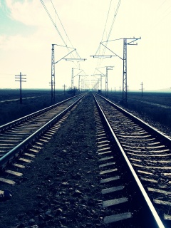 Железная дорога уходит вдаль обои