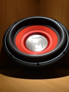 Сабвуфер в углу обои