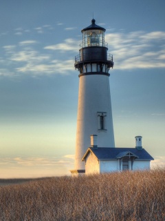 Маяк в поле обои