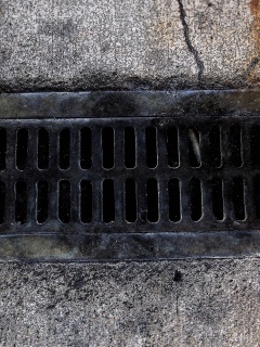 Канализационная решетка обои