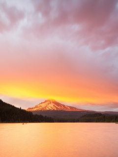 Закат над горой обои