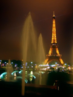 Фонтаны напротив башни Эйфеля обои