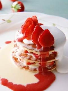 Блинчики с клубникой обои