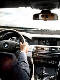 За рулём BMW F10 обои