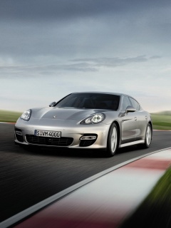 Автомобиль на треке обои