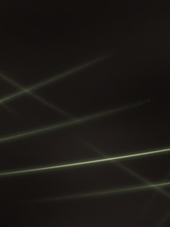 Лучи света на грязно-зелёном свете обои