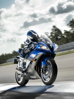 Мотоциклист на треке обои