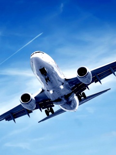 Лайнер в небе обои