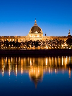 Отражение набережной обои