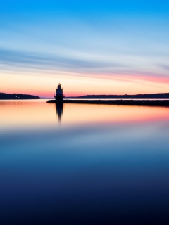 Маяк и его отражение обои