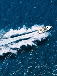 Вид на катер обои