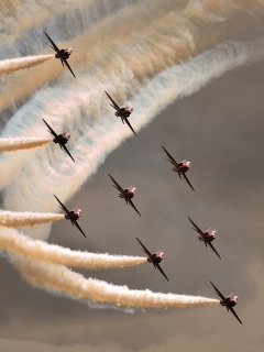 Красивая эскадра самолетов на авиашоу обои