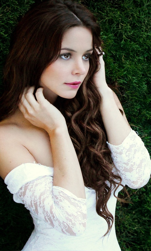 В белом платье обои