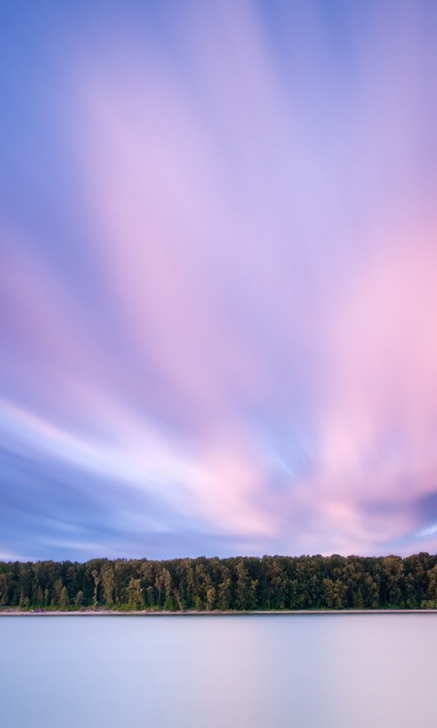 Вечернее небо над озером обои