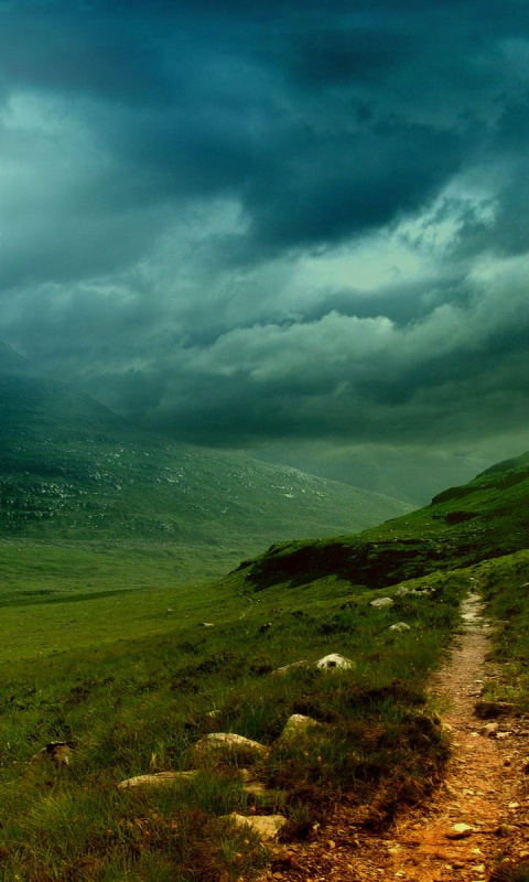 Тропинка средь холмов обои