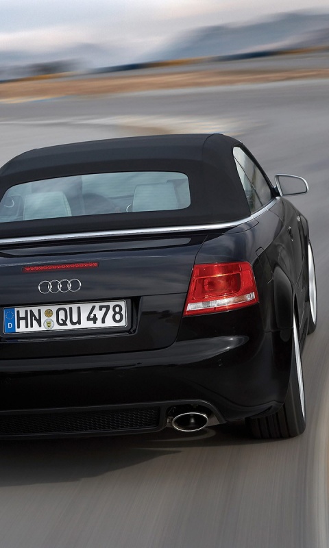 Audi RS 4 с тряпичной крышей обои