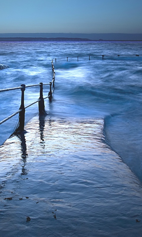 Пирс уходящий в море обои