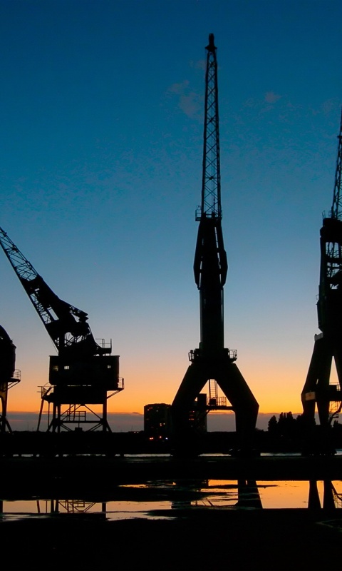 Силуэты портовых кранов обои