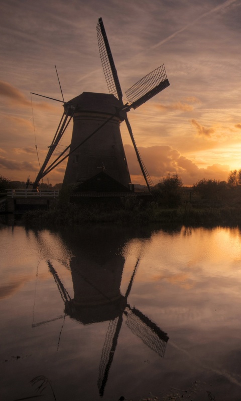 Мельница на озере обои