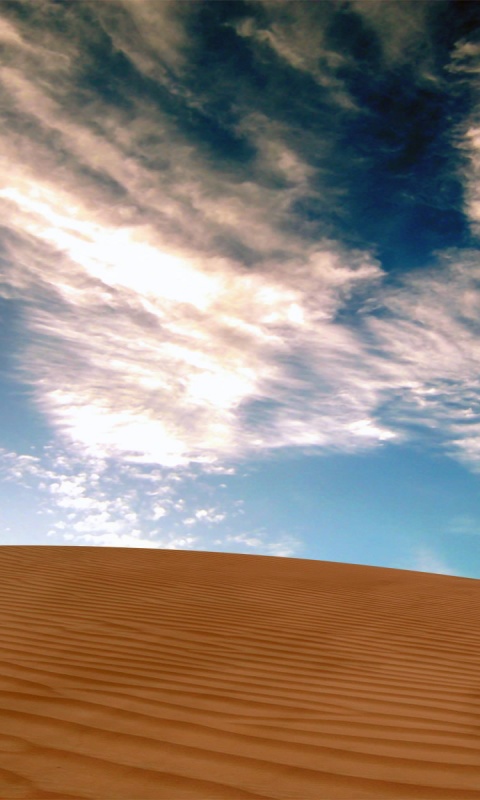 Облака над пустыней обои