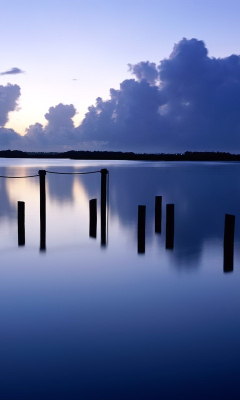 Столбики из воды обои