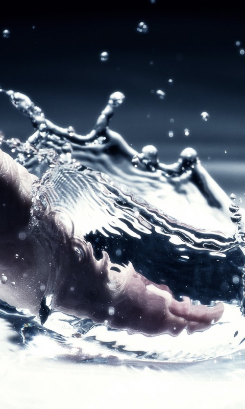 Палец в воде обои