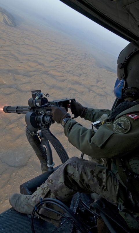 Обстрел с борта вертолета обои