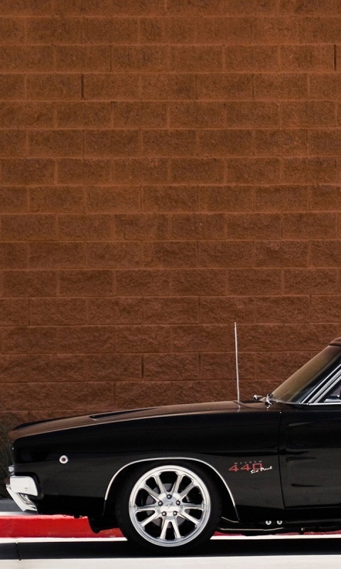 Черный Додж у стены обои